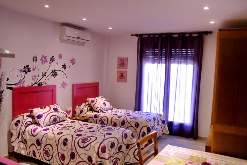 Apartamentos Turisticos Mirayuste Guadalupe  Exterior photo