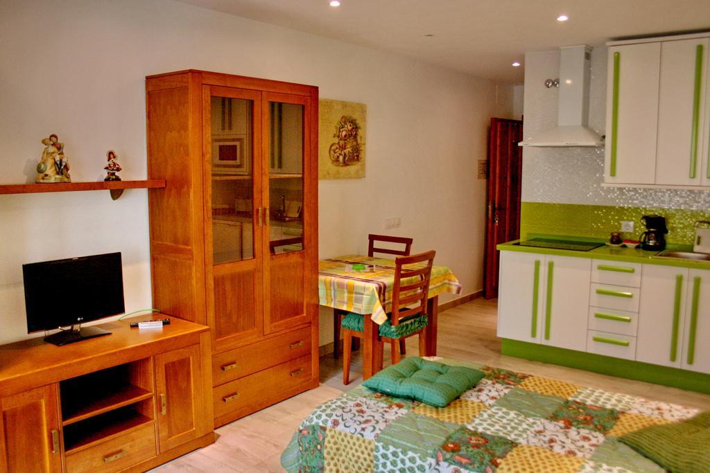 Apartamentos Turisticos Mirayuste Guadalupe  Room photo